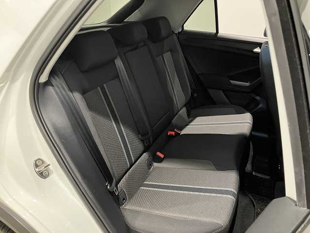 フォルクスワーゲン T-ROC TDI スタイル デザイン パッケージ ディーゼルターボの中古車
