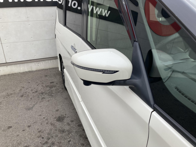 日産 セレナ 1.2 e-POWER ハイウェイスター V セカンドスライドアップシートの中古車