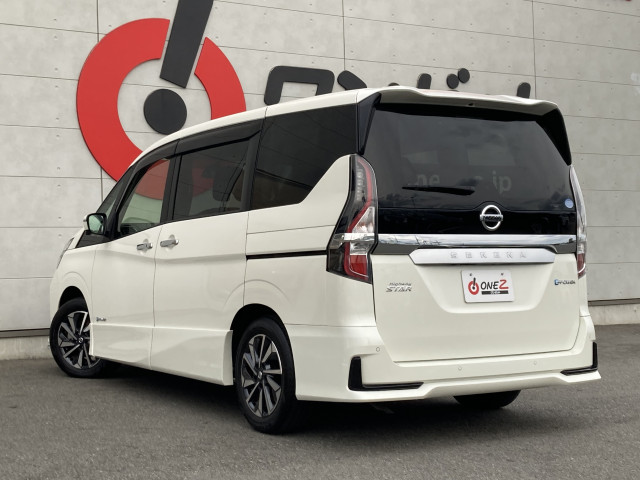 日産 セレナ 1.2 e-POWER ハイウェイスター V セカンドスライドアップシートの中古車