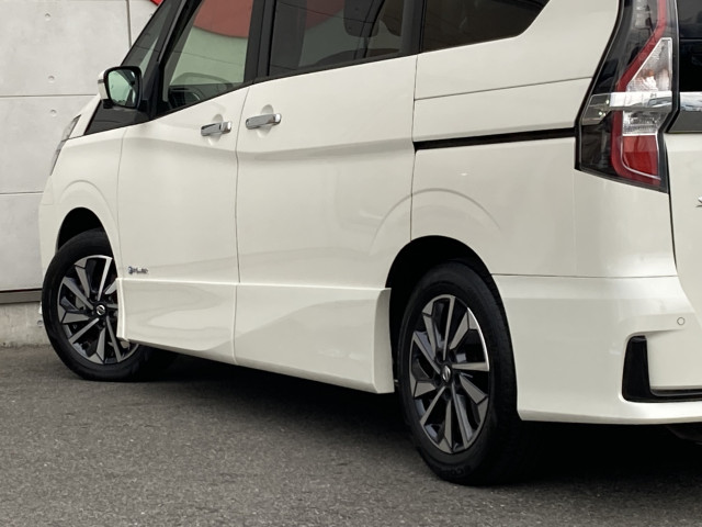 日産 セレナ 1.2 e-POWER ハイウェイスター V セカンドスライドアップシートの中古車