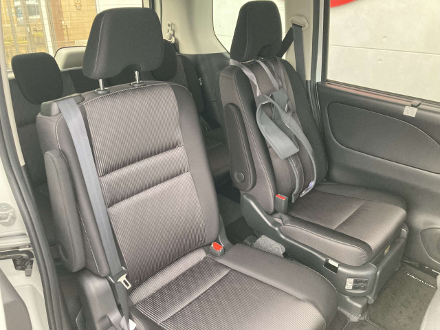 日産 セレナ 1.2 e-POWER ハイウェイスター V セカンドスライドアップシートの中古車