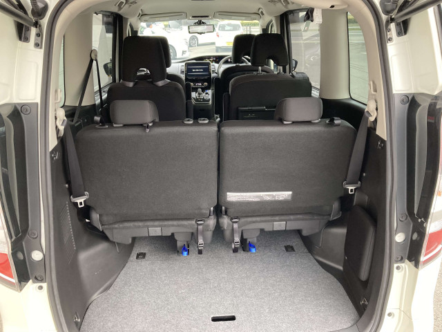 日産 セレナ 1.2 e-POWER ハイウェイスター V セカンドスライドアップシートの中古車