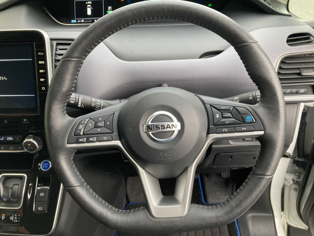 日産 セレナ 1.2 e-POWER ハイウェイスター V セカンドスライドアップシートの中古車