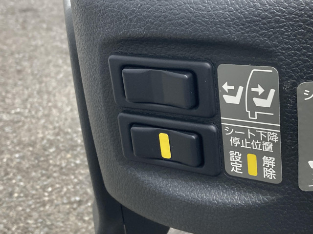 日産 セレナ 1.2 e-POWER ハイウェイスター V セカンドスライドアップシートの中古車