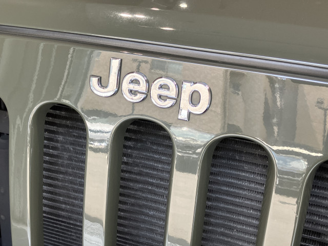 ジープ ラングラー アンリミテッド スポーツ 4WDの中古車