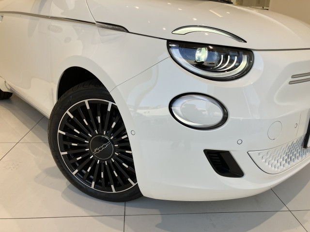 フィアット 500 アイコンの中古車