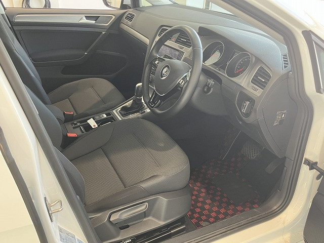 フォルクスワーゲン ゴルフ TSI コンフォートライン コネクトの中古車