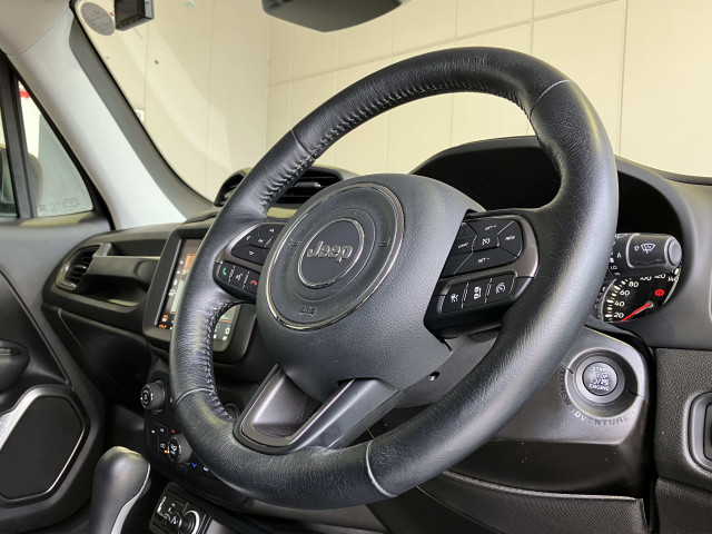 ジープ レネゲード リミテッドの中古車