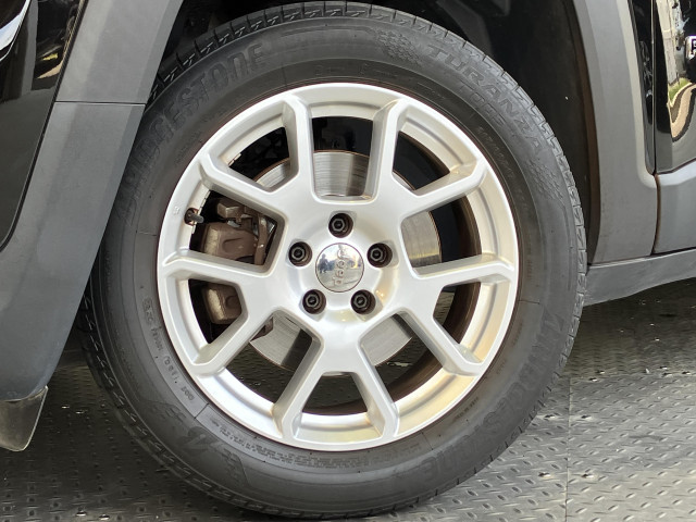 ジープ レネゲード リミテッドの中古車