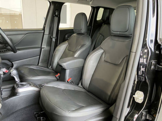 ジープ レネゲード リミテッドの中古車