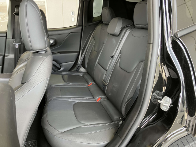 ジープ レネゲード リミテッドの中古車