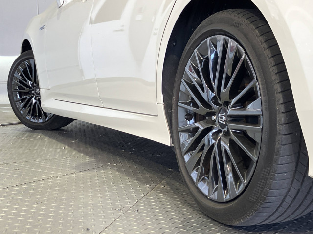 トヨタ クラウン ハイブリッド 2.5 S スポーツ スタイルの中古車