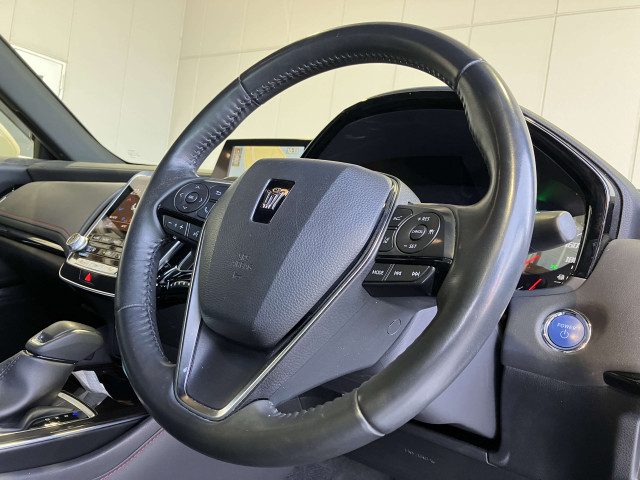 トヨタ クラウン ハイブリッド 2.5 S スポーツ スタイルの中古車