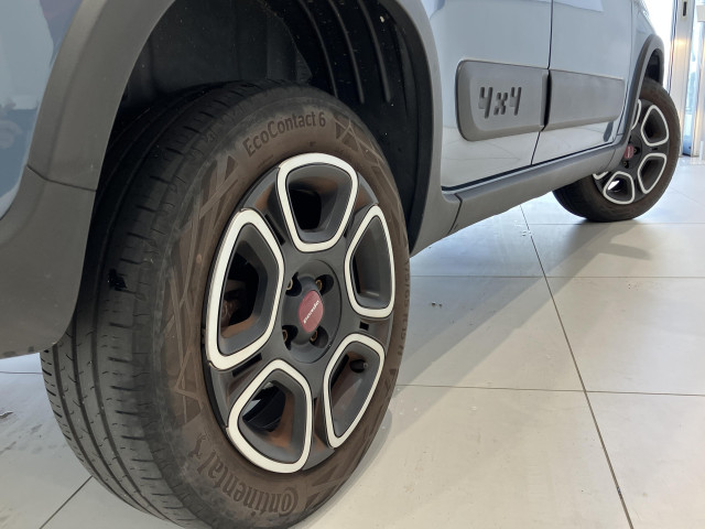 フィアット パンダ ストリート 4×4 4WDの中古車