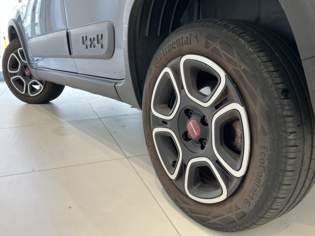 フィアット パンダ ストリート 4×4 4WDの中古車