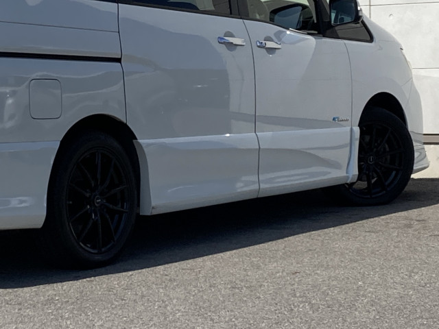 日産 セレナ 2.0 ライダー ブラックライン ZZ S-HYBRIDの中古車