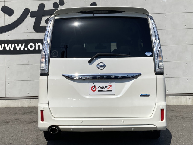 日産 セレナ 2.0 ライダー ブラックライン ZZ S-HYBRIDの中古車