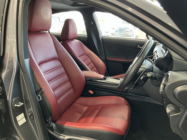 レクサス IS 300h バージョンLの中古車