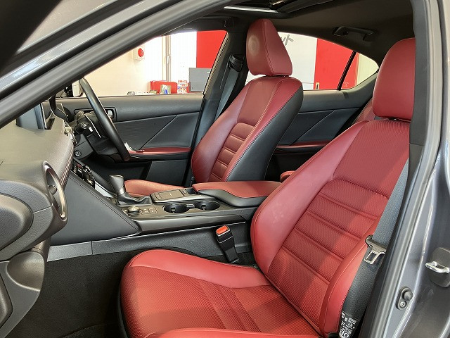 レクサス IS 300h バージョンLの中古車