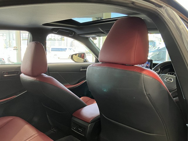 レクサス IS 300h バージョンLの中古車