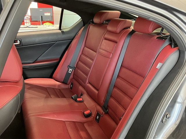 レクサス IS 300h バージョンLの中古車
