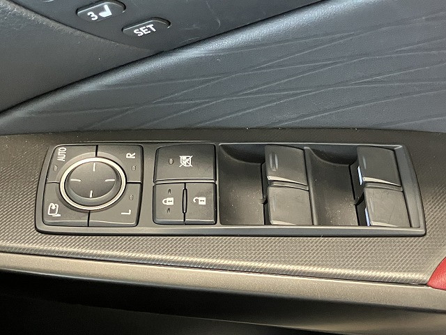 レクサス IS 300h バージョンLの中古車