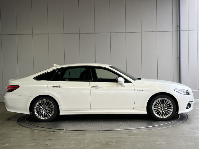 トヨタ クラウン ハイブリッド 2.5 Gの中古車