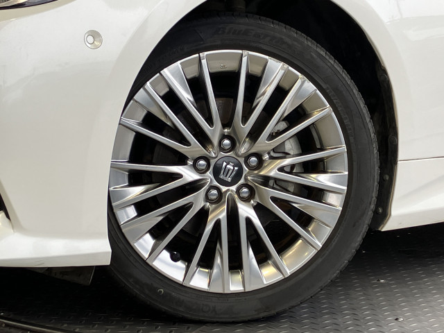トヨタ クラウン ハイブリッド 2.5 Gの中古車