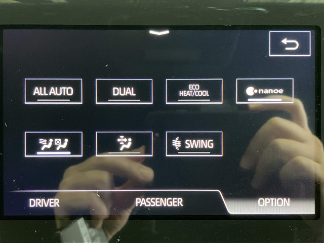 トヨタ クラウン ハイブリッド 2.5 Gの中古車