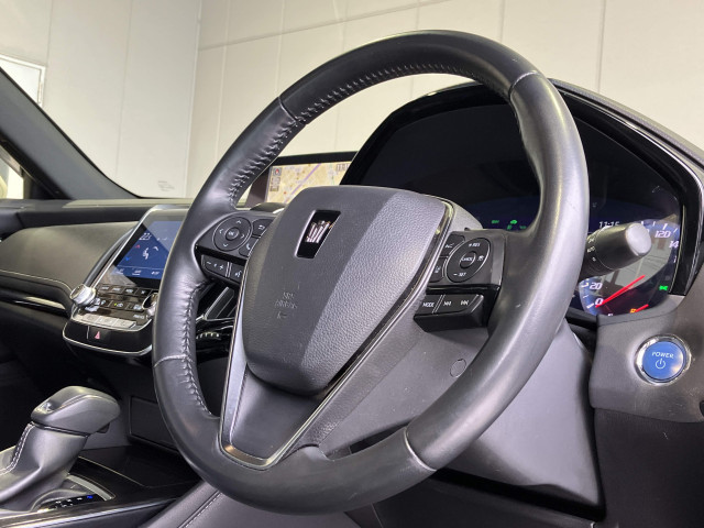 トヨタ クラウン ハイブリッド 2.5 Gの中古車