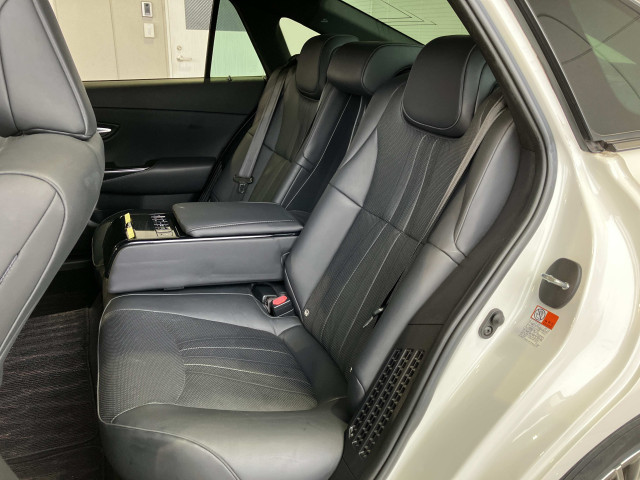 トヨタ クラウン ハイブリッド 2.5 Gの中古車
