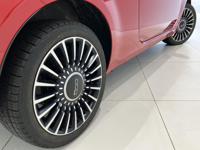 フィアット 500C ツインエア ラウンジの中古車