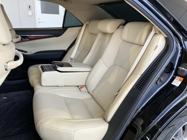 トヨタ クラウンマジェスタ 3.5 Fバージョンの中古車