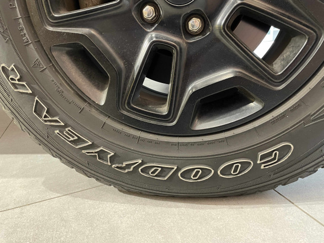 ジープ ラングラー アンリミテッド バックカントリー エディション 4WDの中古車