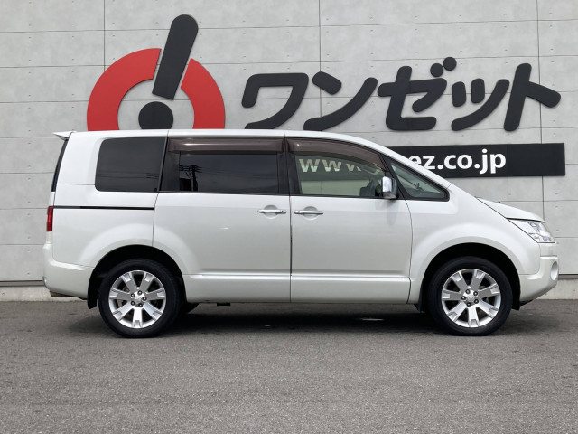 三菱 デリカD:5 2.2 シャモニー ディーゼルターボ 4WDの中古車
