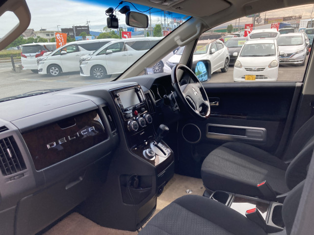 三菱 デリカD:5 2.2 シャモニー ディーゼルターボ 4WDの中古車