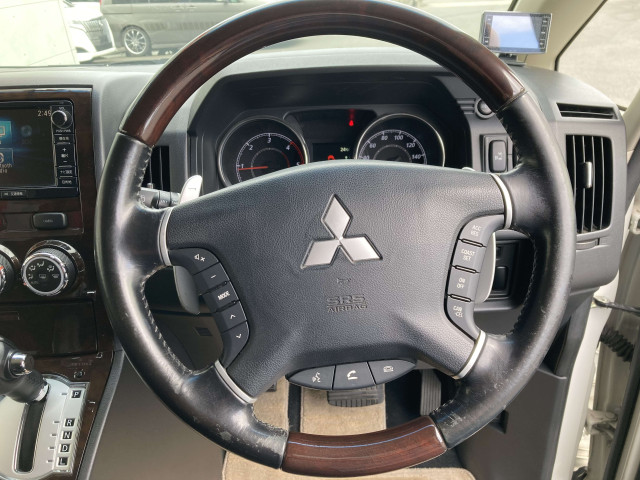 三菱 デリカD:5 2.2 シャモニー ディーゼルターボ 4WDの中古車