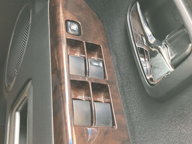 三菱 デリカD:5 2.2 シャモニー ディーゼルターボ 4WDの中古車