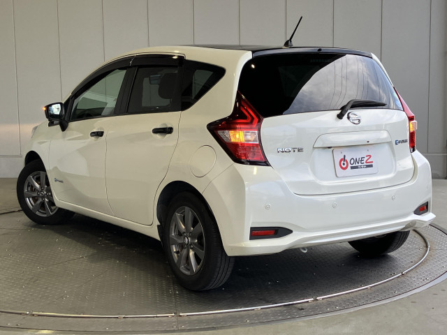 日産 ノート 1.2 e-POWER X ブラックアローの中古車