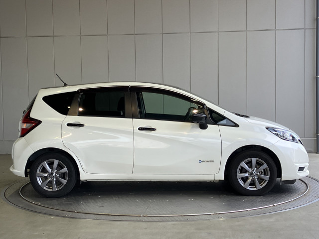 日産 ノート 1.2 e-POWER X ブラックアローの中古車