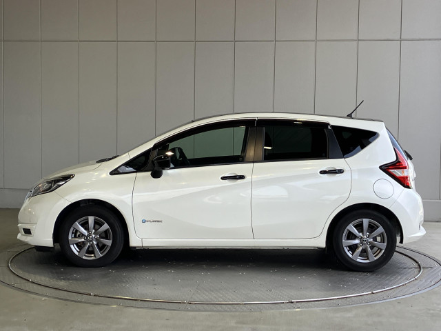 日産 ノート 1.2 e-POWER X ブラックアローの中古車