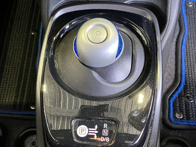 日産 ノート 1.2 e-POWER X ブラックアローの中古車