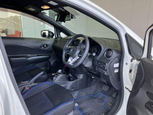 日産 ノート 1.2 e-POWER X ブラックアローの中古車