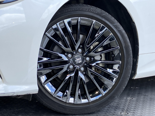 トヨタ クラウン ハイブリッド 2.5 S スポーツ スタイルの中古車