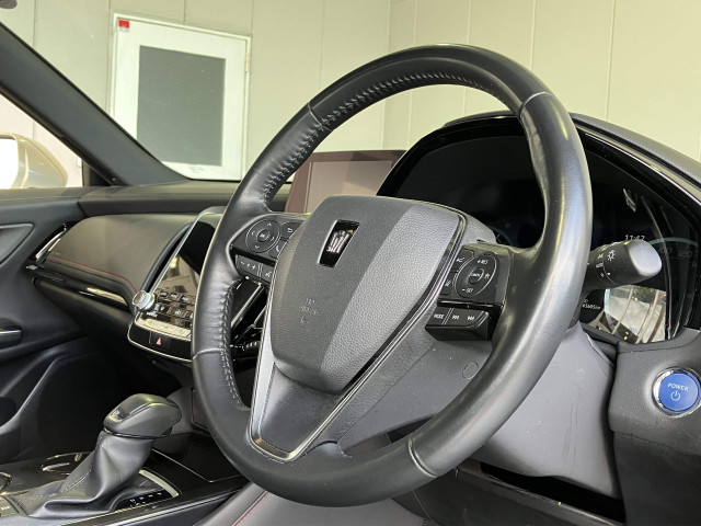 トヨタ クラウン ハイブリッド 2.5 S スポーツ スタイルの中古車