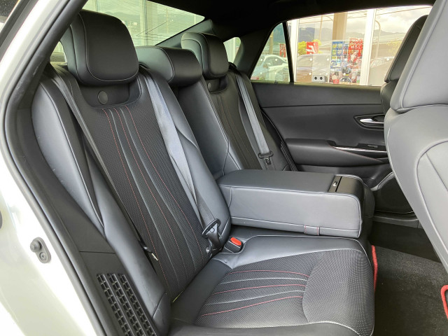 トヨタ クラウン ハイブリッド 2.5 S スポーツ スタイルの中古車