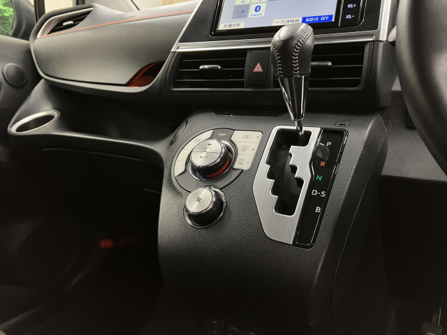 トヨタ シエンタ 1.5 G クエロの中古車