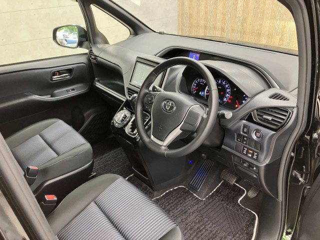トヨタ ヴォクシー 2.0 ZS 煌Ⅱの中古車