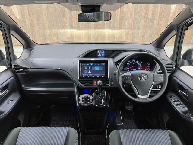 トヨタ ヴォクシー 2.0 ZS 煌Ⅱの中古車