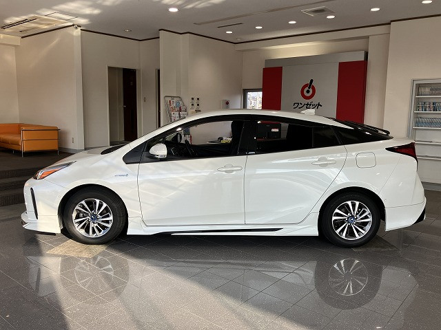トヨタ プリウス 1.8 Aの中古車
